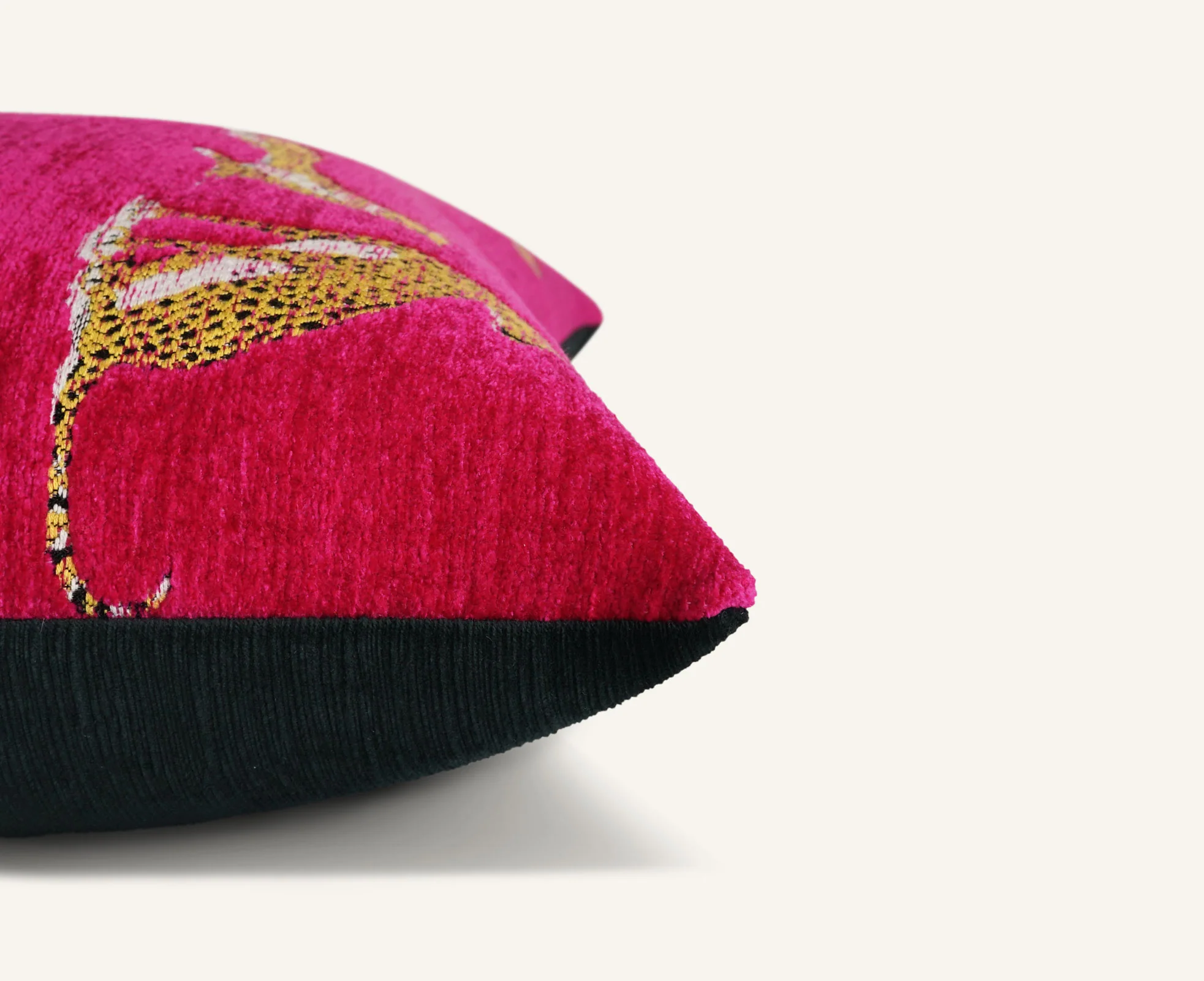 Alaia II / Magenta - Image 3